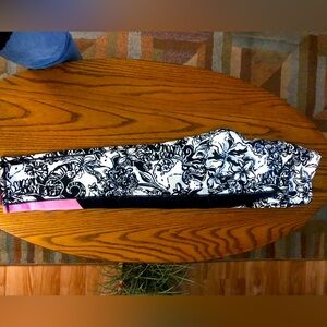 Lily Pulitzer leggings, size medium. Black/white and pink
